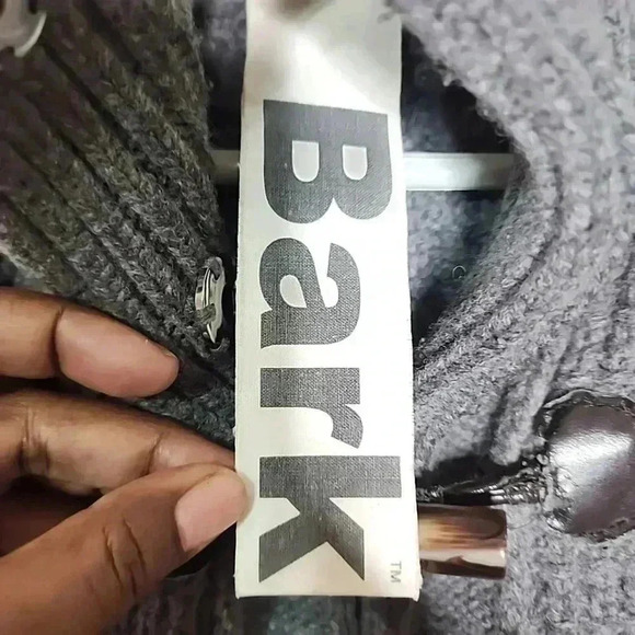 Bark womens Toggle Wool Blend Heavy Coat. Size Large - Picture 8 of 10